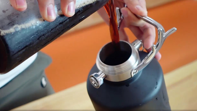 Кофеварка для нитро-кофе с вакуумной изоляцией Pro (2 л)